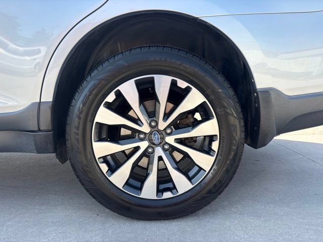 Used 2017 Subaru Outback 2.5i Limited AWD/4WD image 9