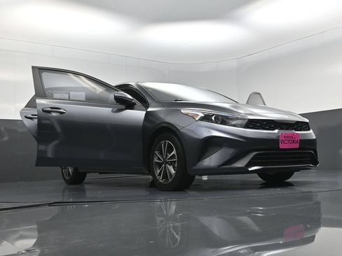 Used 2022 Kia Forte LXS FWD image 28