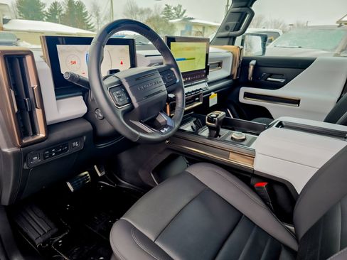 Used 2024 GMC Hummer EV 2X w/ LPO, Illumination Package image 7