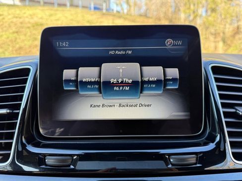 Used 2018 Mercedes-Benz GLE 350 4MATIC image 25