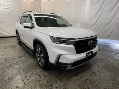 Used 2025 Honda Pilot Elite
