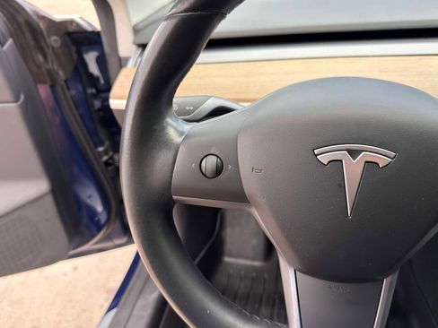 Used 2019 Tesla Model 3 Standard Range Plus image 15