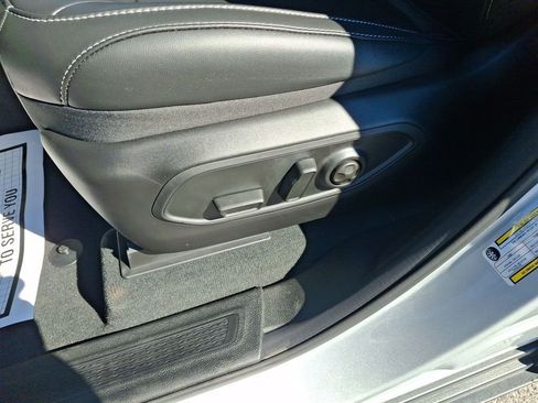 New 2025 Jeep Grand Cherokee Limited w/ Black Appearance Package image 29