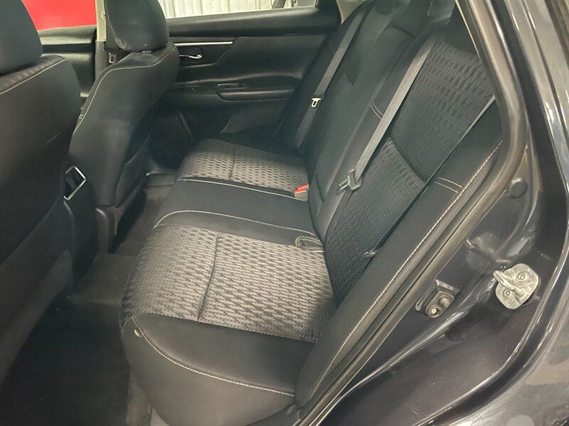 Used 2016 Nissan Altima 2.5 SV FWD image 18