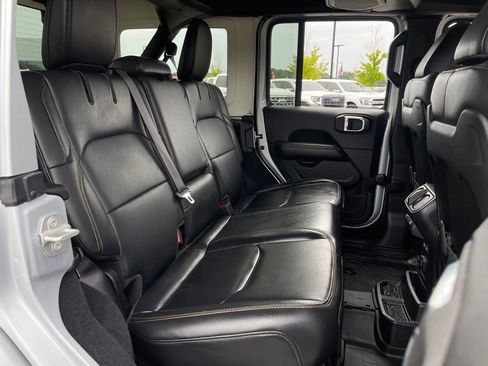 Used 2024 Jeep Wrangler Unlimited Sahara w/ Technology Group AWD/4WD image 41