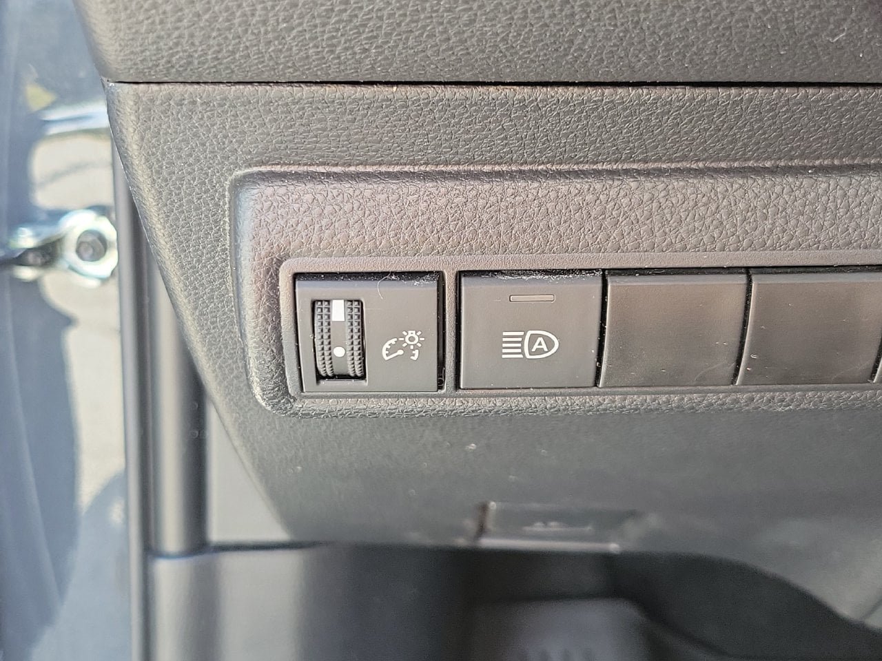 Used 2024 Toyota Corolla LE FWD image 30
