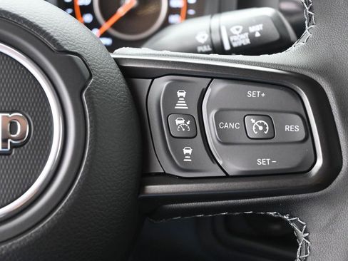 New 2025 Jeep Gladiator Sport image 10