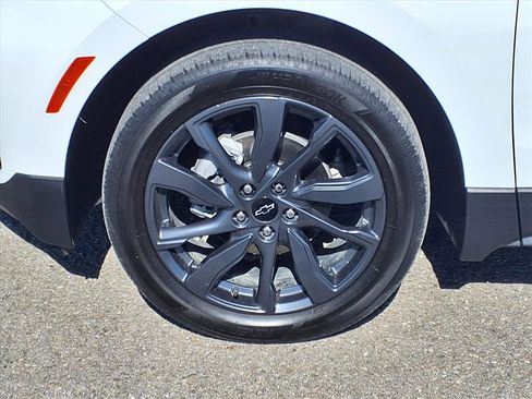 Used 2024 Chevrolet Equinox RS w/ RS Leather Package image 21