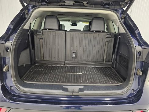 Used 2022 Toyota Highlander XLE image 18