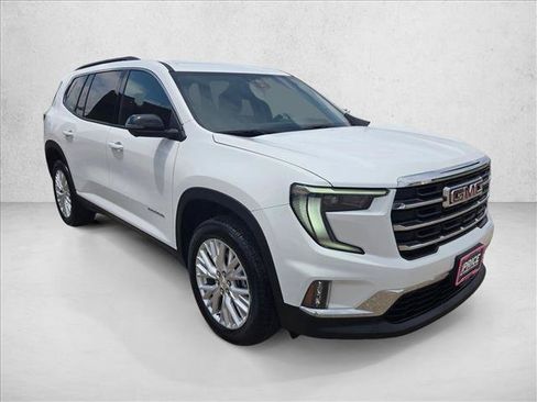 Used 2026 GMC Acadia Elevation w/ Elevation Premium Package FWD image 3