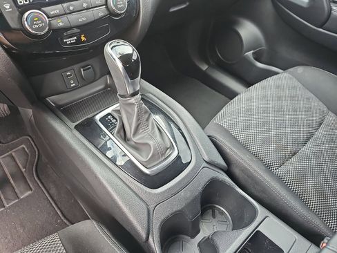 Used 2017 Nissan Rogue Sport SV image 24