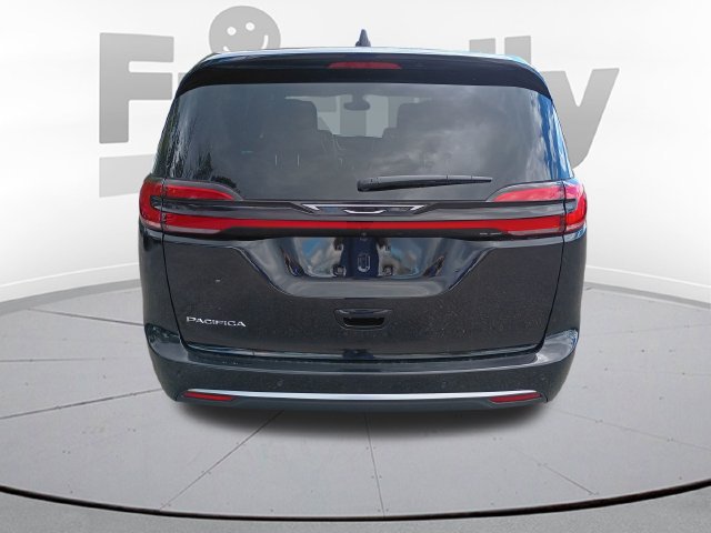 New 2027 Chrysler Pacifica Select FWD image 6