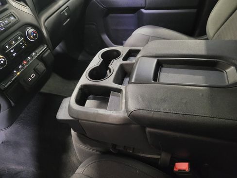 Used 2022 Chevrolet Silverado 1500 Custom AWD/4WD image 26