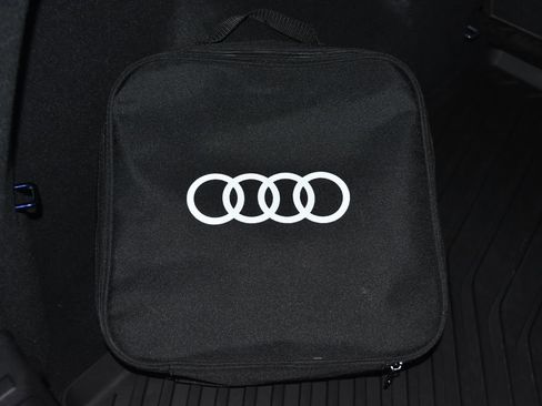 Used 2024 Audi Q4 e-tron Premium image 34