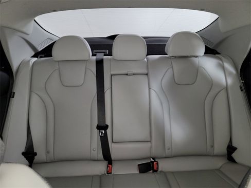 New 2025 Hyundai Elantra Limited image 21