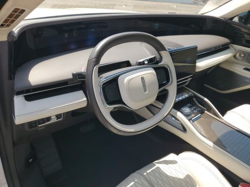 Certified 2024 Lincoln Nautilus Black Label w/ Jet Appearance Package (87T) AWD/4WD image 13