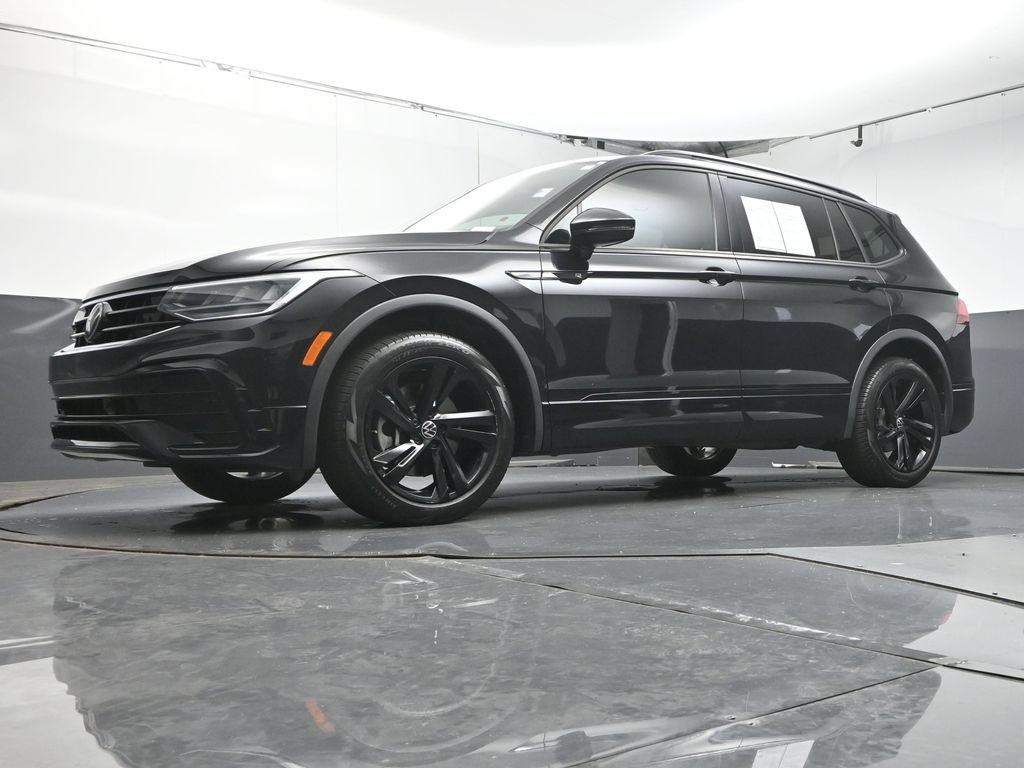 Used 2023 Volkswagen Tiguan SE R-Line FWD image 34