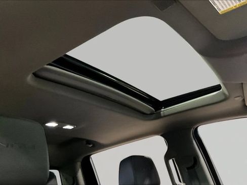 Used 2022 GMC Sierra 2500 Denali w/ Denali Black Diamond Edition AWD/4WD image 27