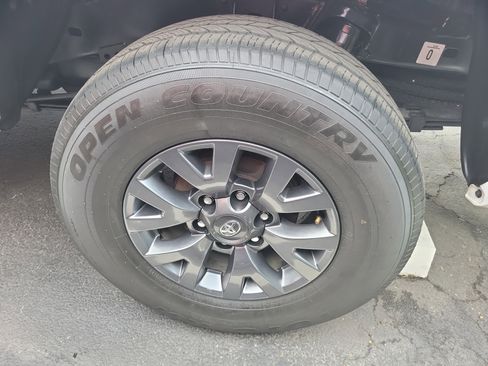 Used 2023 Toyota Tacoma SR5 w/ Technology Package image 29