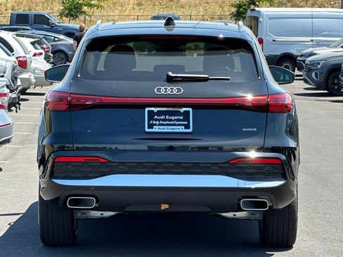 Used 2025 Audi Q5 Premium w/ Convenience Package AWD/4WD image 4