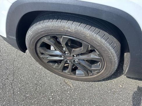 Used 2022 GMC Terrain SLE w/ Driver Convenience Package image 12