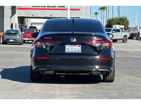 Used 2023 Honda Civic Touring image 5