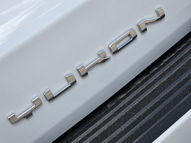 Used 2026 GMC Yukon Denali w/ LPO, Floor Liner Package AWD/4WD image 9