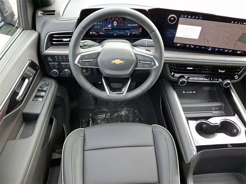 New 2026 Chevrolet Suburban Premier w/ Sun And Tow Package image 7