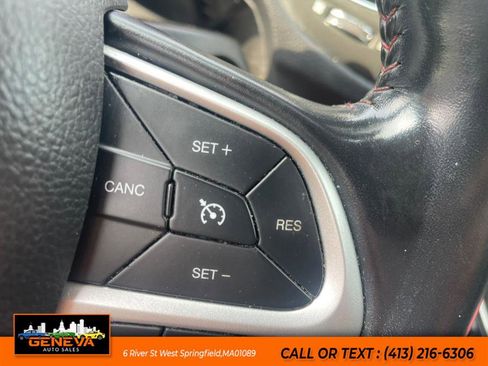 Used 2020 Jeep Compass Trailhawk image 20