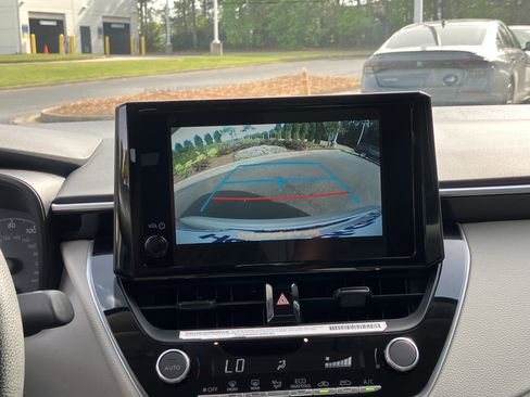 Used 2024 Toyota Corolla LE FWD image 27