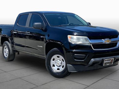 Used 2018 Chevrolet Colorado W/T w/ WT Convenience Package RWD image 2