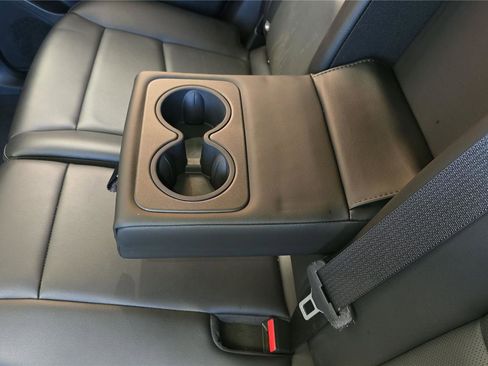 Used 2025 Cadillac XT5 Premium Luxury image 19