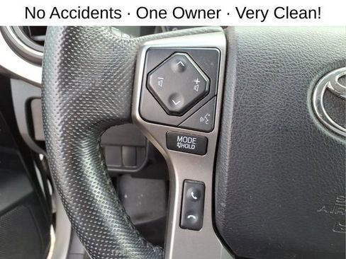 Used 2021 Toyota Tacoma SR5 AWD/4WD image 17