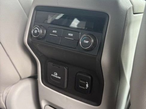 Used 2017 GMC Acadia SLT FWD image 19