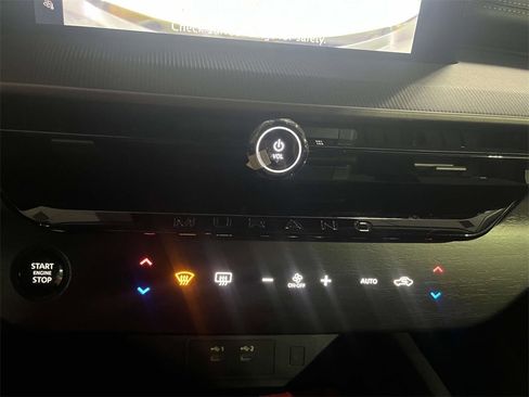 Used 2025 Nissan Murano SV image 20