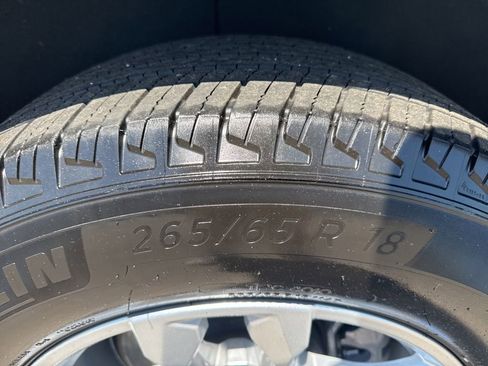 Used 2025 Chevrolet Tahoe LT AWD/4WD image 37