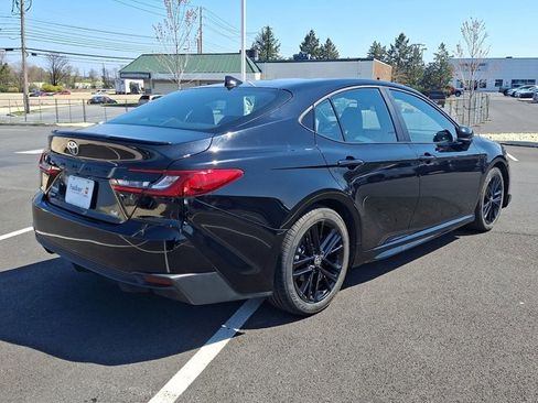 Certified 2025 Toyota Camry SE image 6
