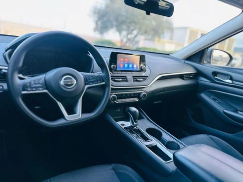 Used 2022 Nissan Altima 2.5 S FWD image 15