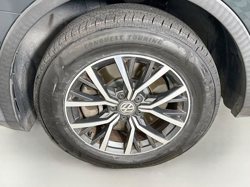 Used 2019 Volkswagen Tiguan SE w/ Panoramic Sunroof Package FWD image 31