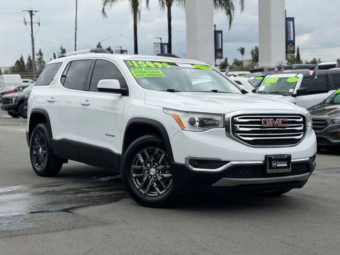 Used 2018 GMC Acadia SLT FWD image 3