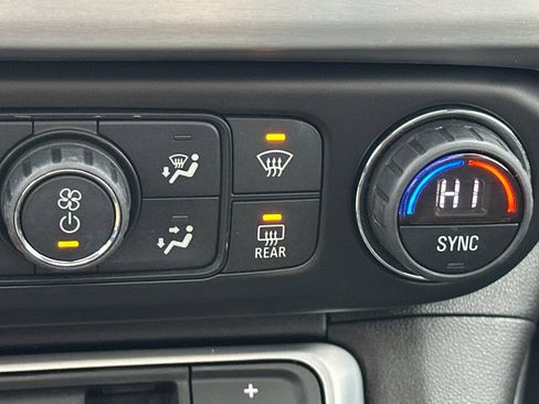 Used 2021 GMC Acadia SLT w/ Elevation Edition image 30