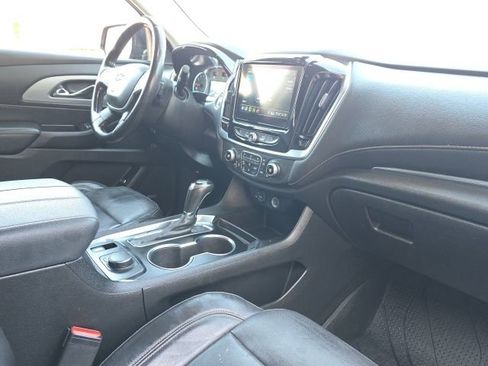 Used 2020 Chevrolet Traverse RS w/ LPO, Floor Liner Package image 23
