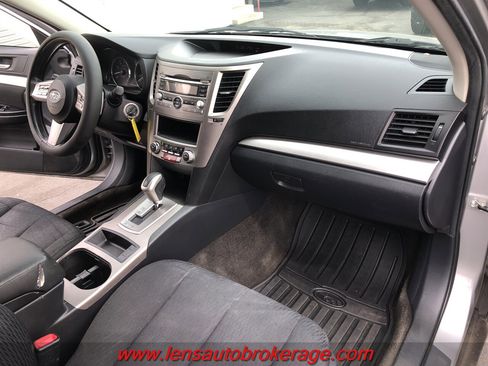 Used 2011 Subaru Outback 2.5i AWD/4WD image 21