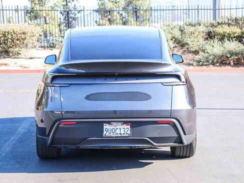 Used 2026 Tesla Model Y 2WD image 6