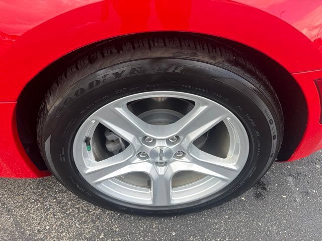 Used 2022 Chevrolet Camaro LT RWD image 11