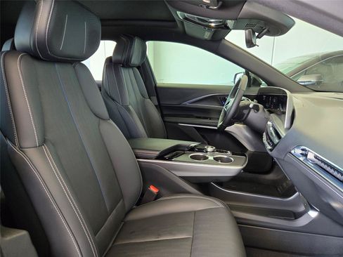 Used 2024 Cadillac Lyriq Sport RWD image 27