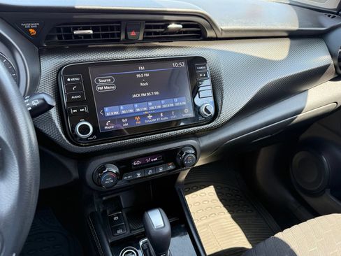 Used 2021 Nissan Kicks SV FWD image 21