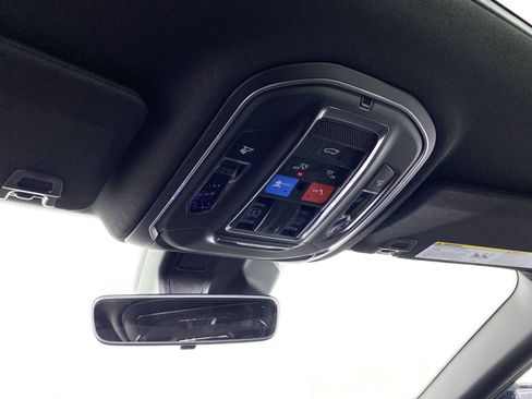 New 2025 Jeep Grand Cherokee L Altitude image 24