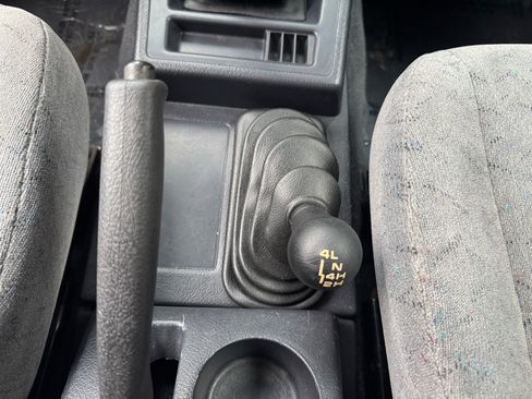 Used 1998 Chevrolet Tracker 4WD image 18