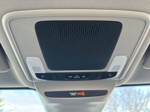 Used 2024 Honda HR-V LX image 37